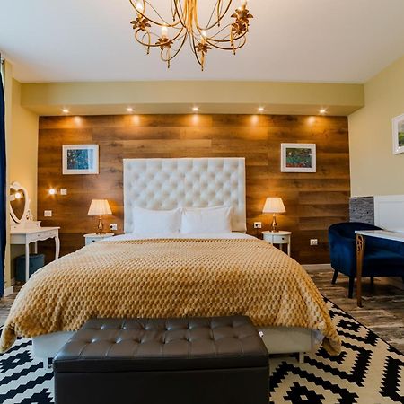 Romantic Jacuzzi Chic Apartment Σινάια Εξωτερικό φωτογραφία